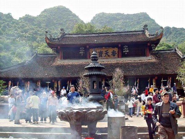 Top 5+ các chùa ở Ninh Bình linh thiêng nổi tiếng 2022